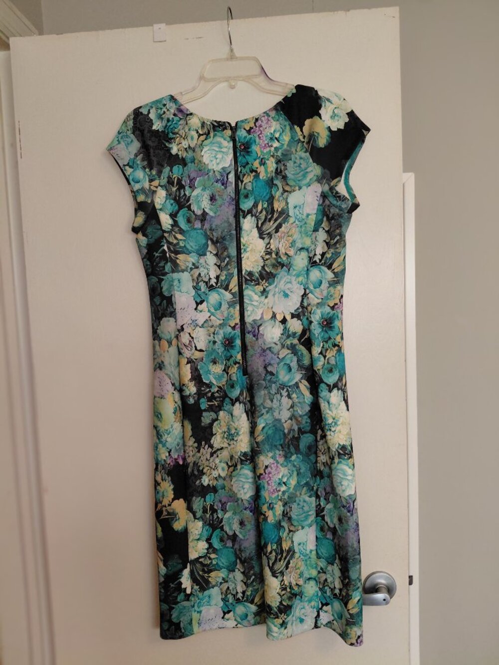 Dress - Picture 2 of 2